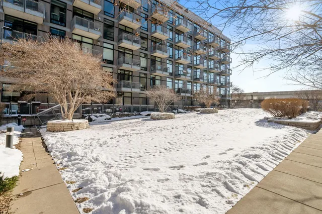 $2,200 | 720 North 4th Street, Unit 205, Minneapolis, MN 55401