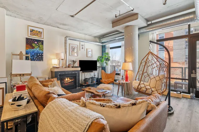 $2,200 | 720 North 4th Street, Unit 205, Minneapolis, MN 55401