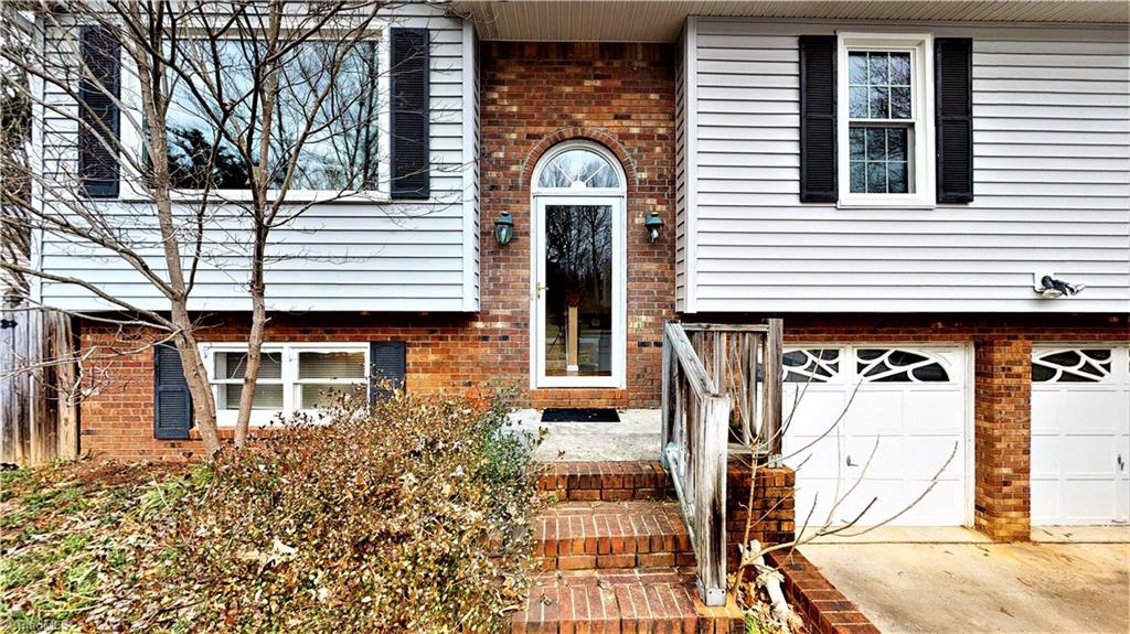 2513 White Fence Way High Point, NC 27265 - Photo 2 of 30