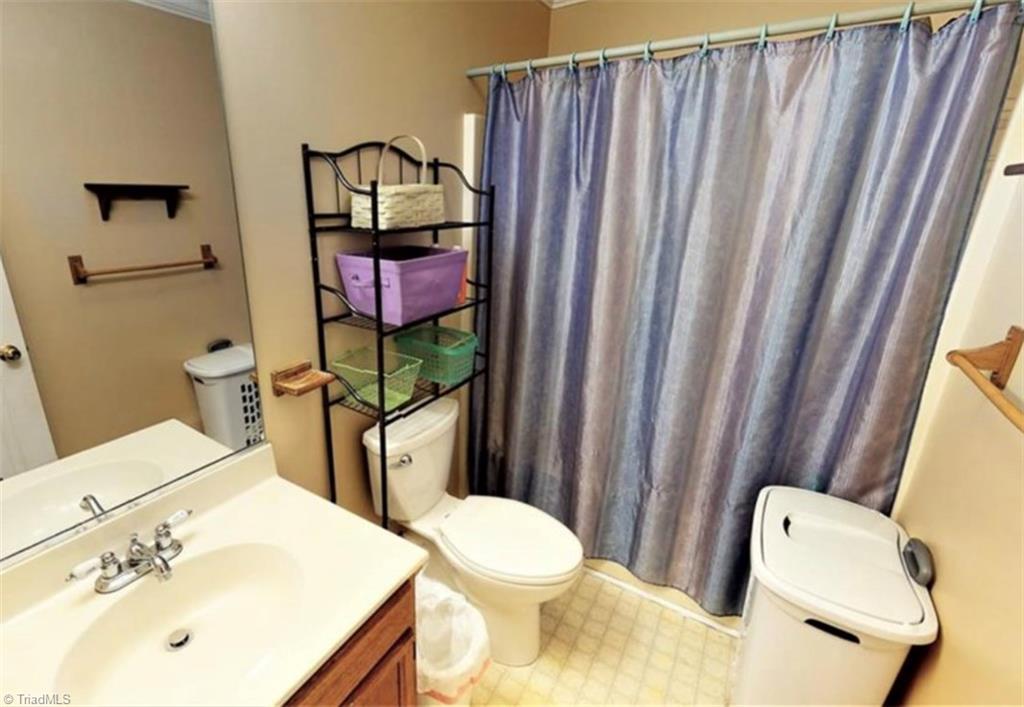 2513 White Fence Way High Point, NC 27265 - Photo 14 of 30