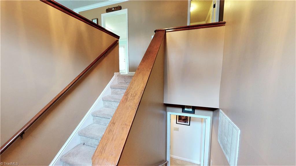 2513 White Fence Way High Point, NC 27265 - Photo 4 of 30