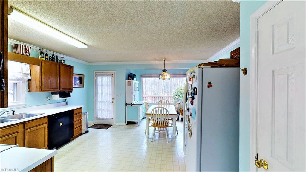 2513 White Fence Way High Point, NC 27265 - Photo 7 of 30