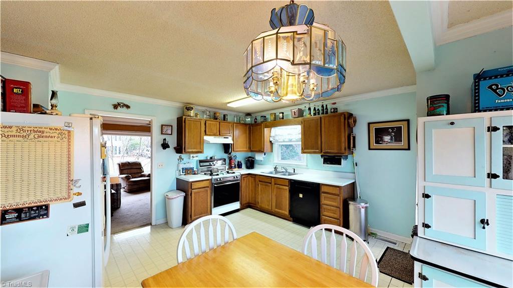 2513 White Fence Way High Point, NC 27265 - Photo 9 of 30