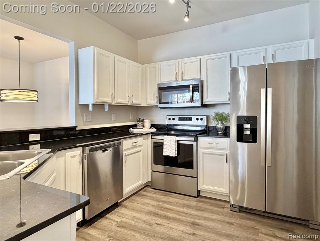 1709 Deepwood Circle, Unit 57 Rochester, MI 48307 - Photo 8 of 23 Gallery Image 8