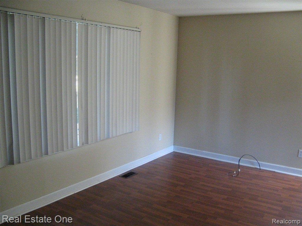 3320 Hazelton Avenue Rochester, MI 48307 - Photo 5 of 13 Large Living Room.JPG