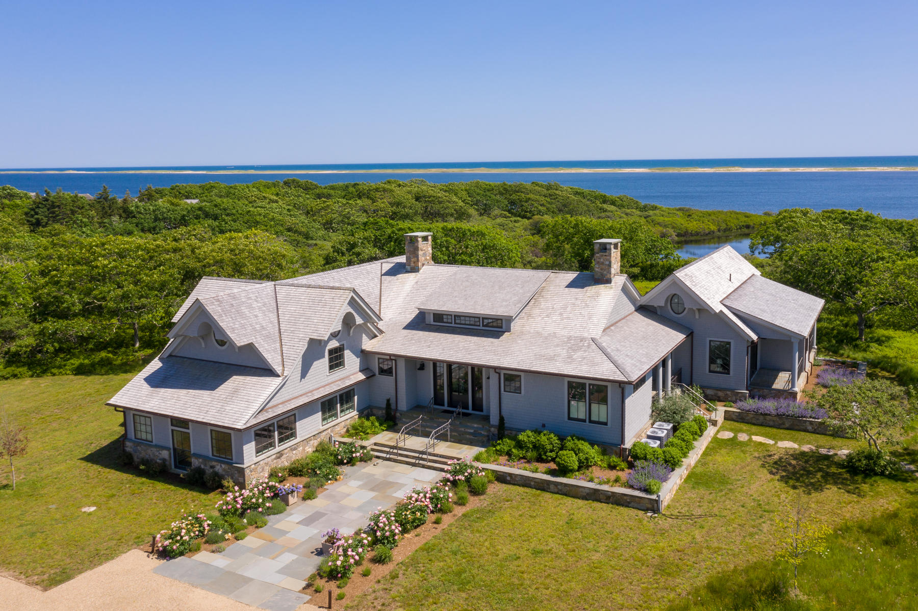 10 Jacob's Neck Road Edgartown, MA 02539 - Photo 2 of 31 Entrance into property