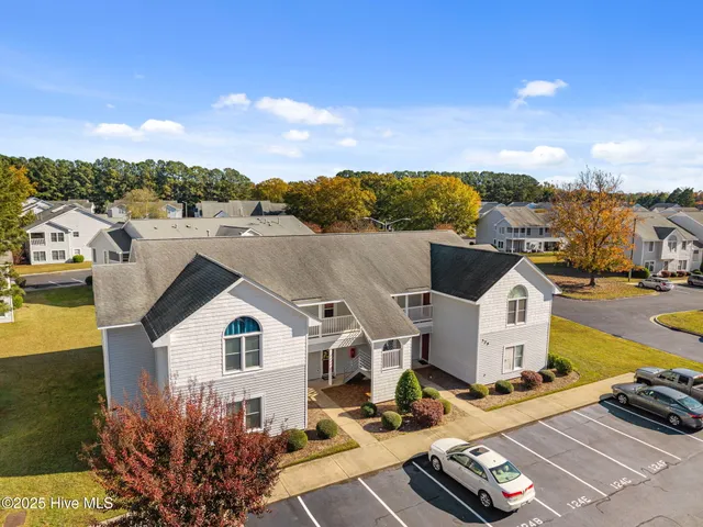 $135,900 | 124 West Victoria Court, Unit B, Greenville, NC 27834