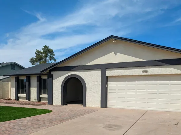 $2,750 | 1016 West Manhatton Drive, Tempe, AZ 85282