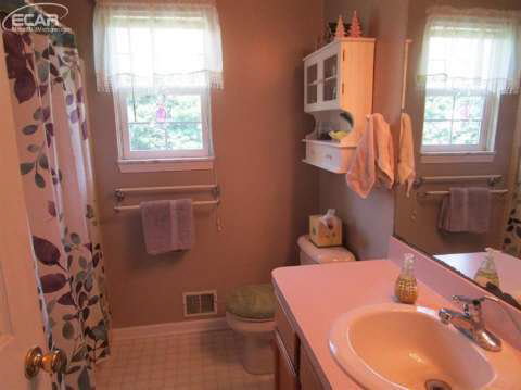 14441 South Duffield Road Byron, MI 48418 - Photo 19 of 31 20443665-18.JPG