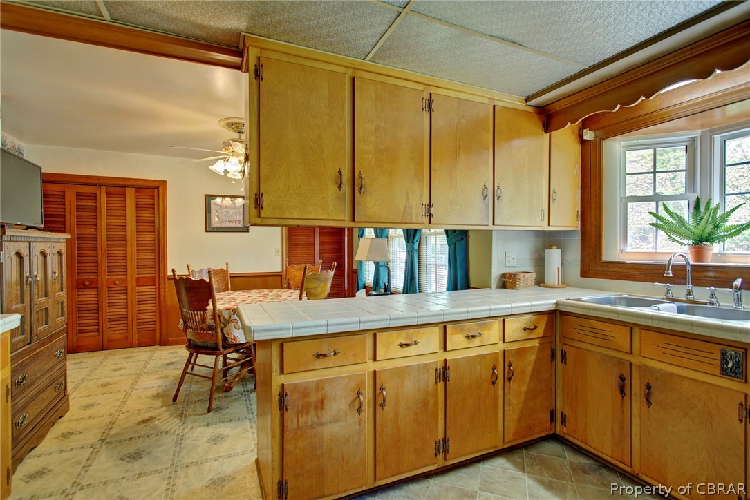 509 Meadowfield Road Yorktown, VA 23692 - Photo 13 of 31 Kitchen to Dining Area