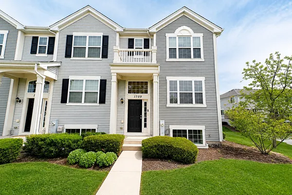 $309,000 | 1709 Windward Drive, Pingree Grove, IL 60140