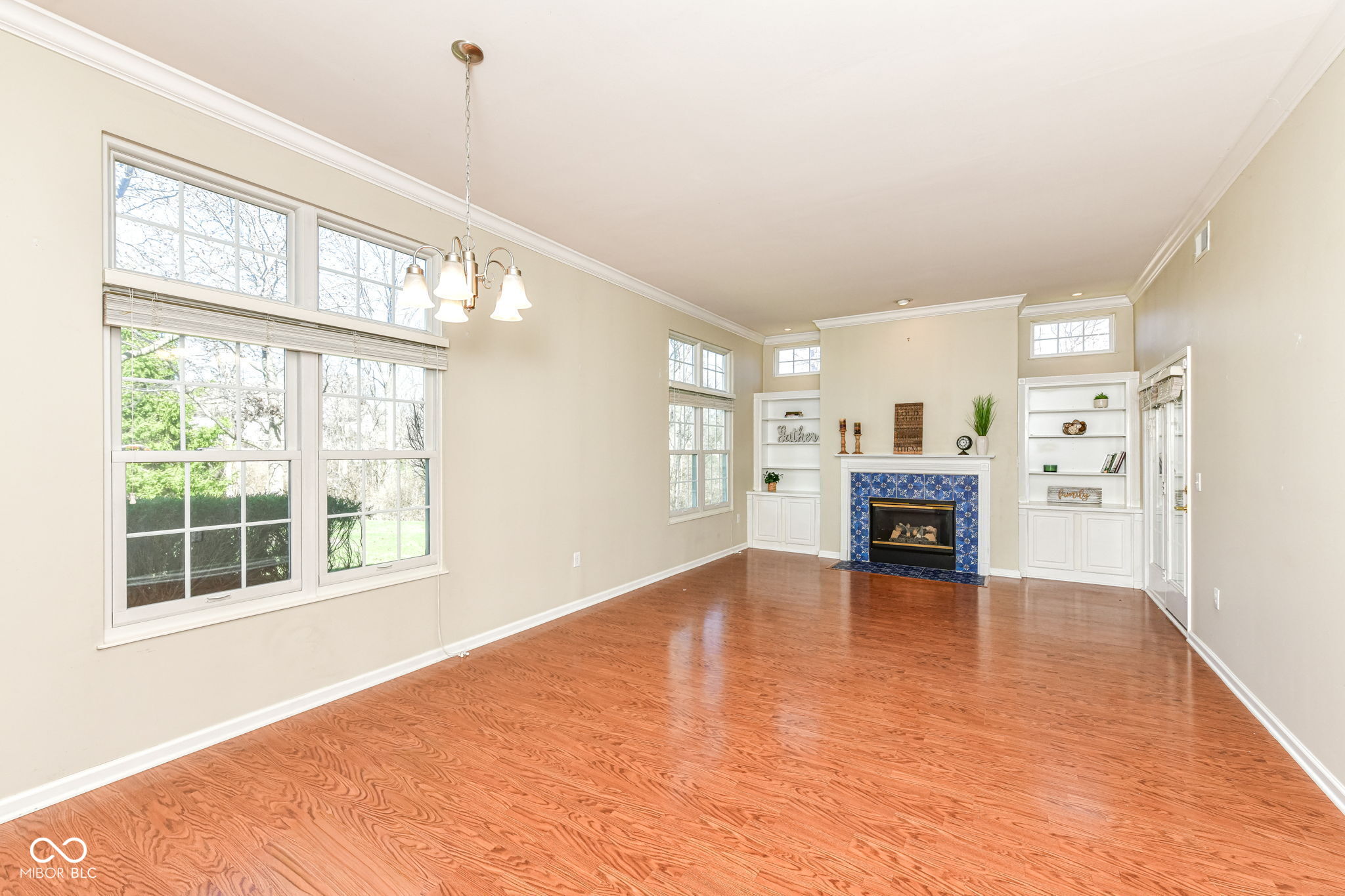 9216 Wadsworth Court Fishers, IN 46037 - Photo 4 of 50