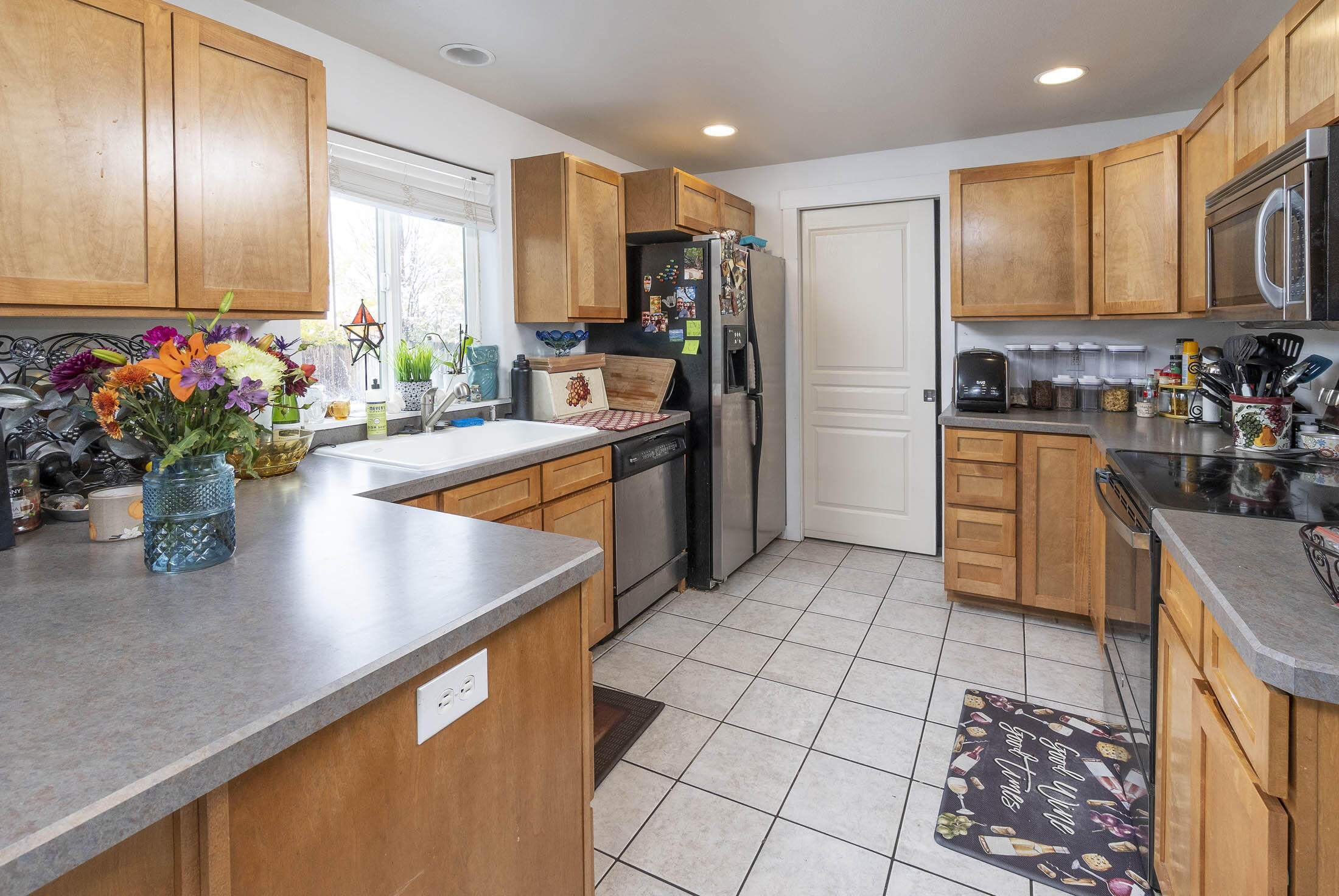 829 Northeast Tierra Road Bend, OR 97701 - Photo 10 of 16 829 NE Tierra_0012 copy