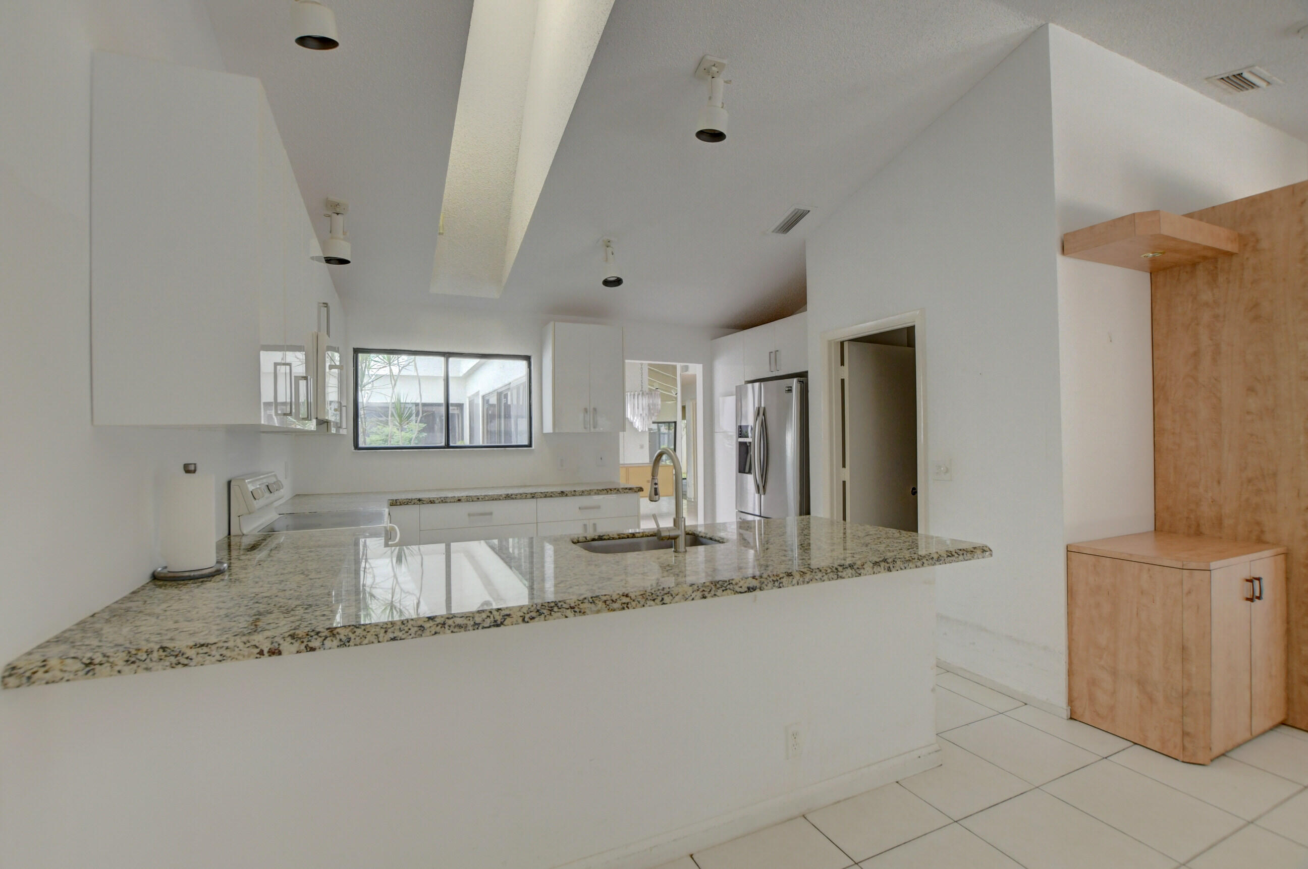 7374 Woodmont Court Boca Raton, FL 33434 - Photo 12 of 42 16_ebf_0076_77_78_79_80