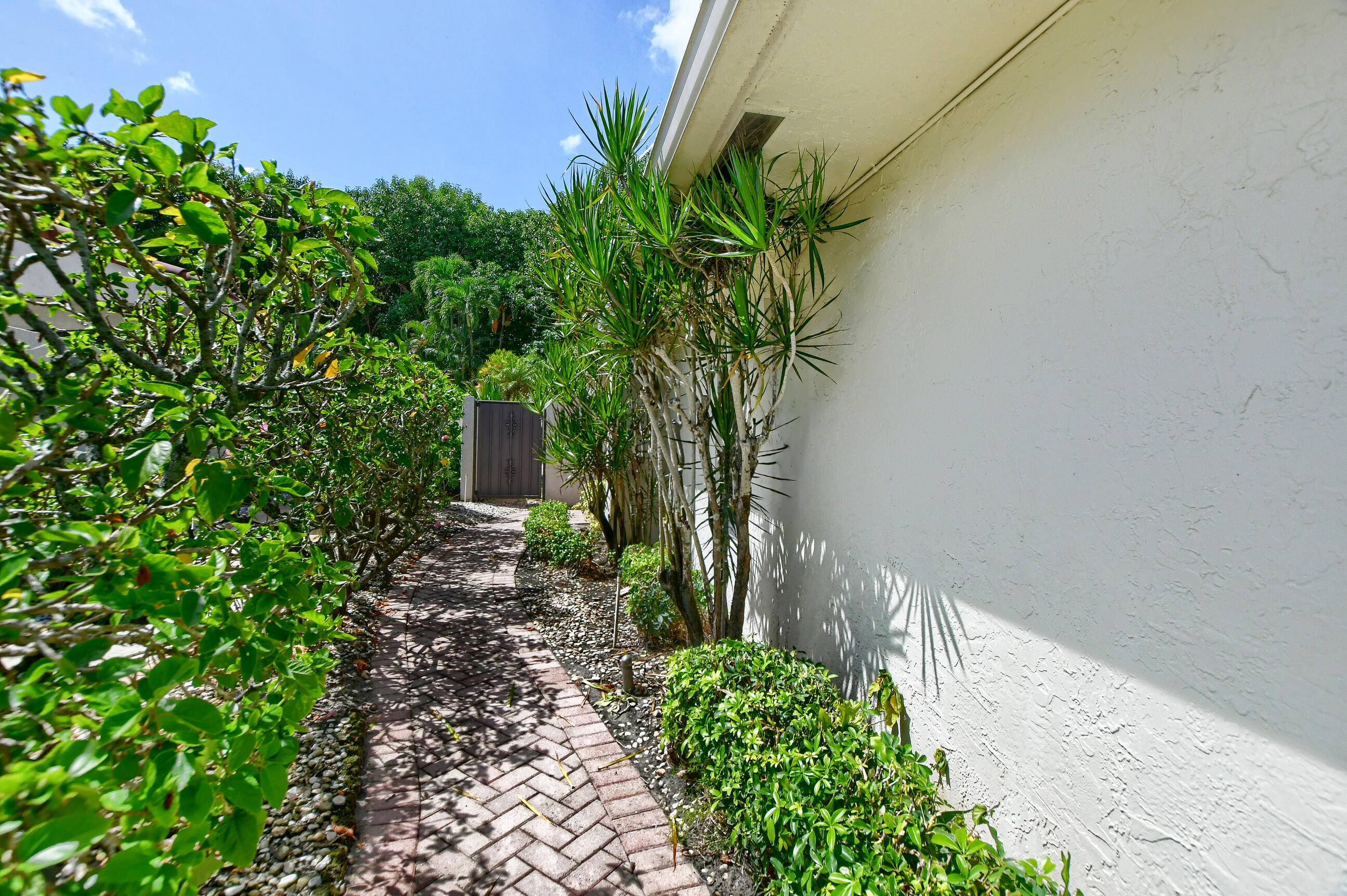 7374 Woodmont Court Boca Raton, FL 33434 - Photo 36 of 42 03_ebf_0015-hdr(5)