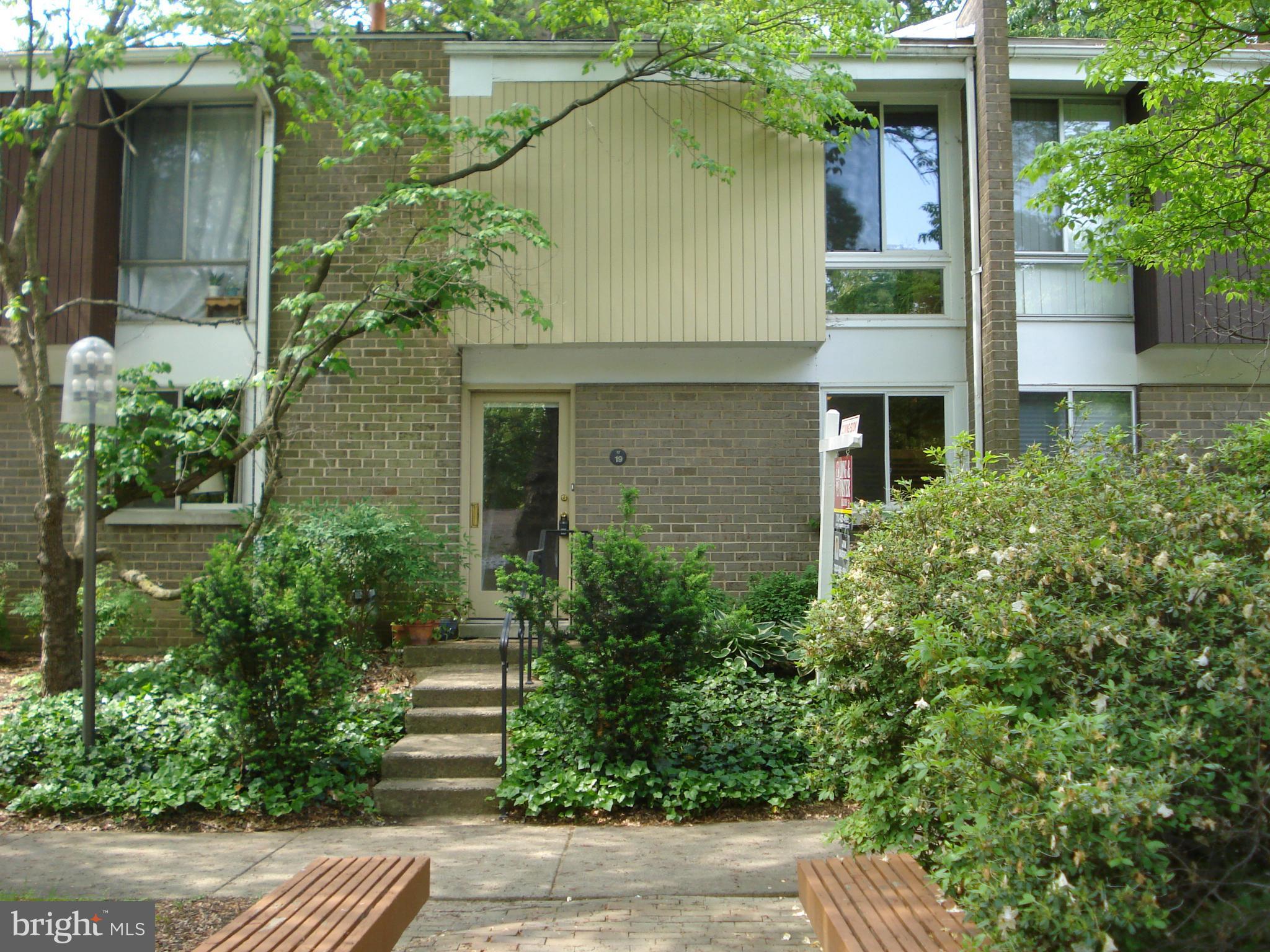 1719 Wainwright Drive Reston, VA 20190 - Photo 1 of 30 Exterior (Front)