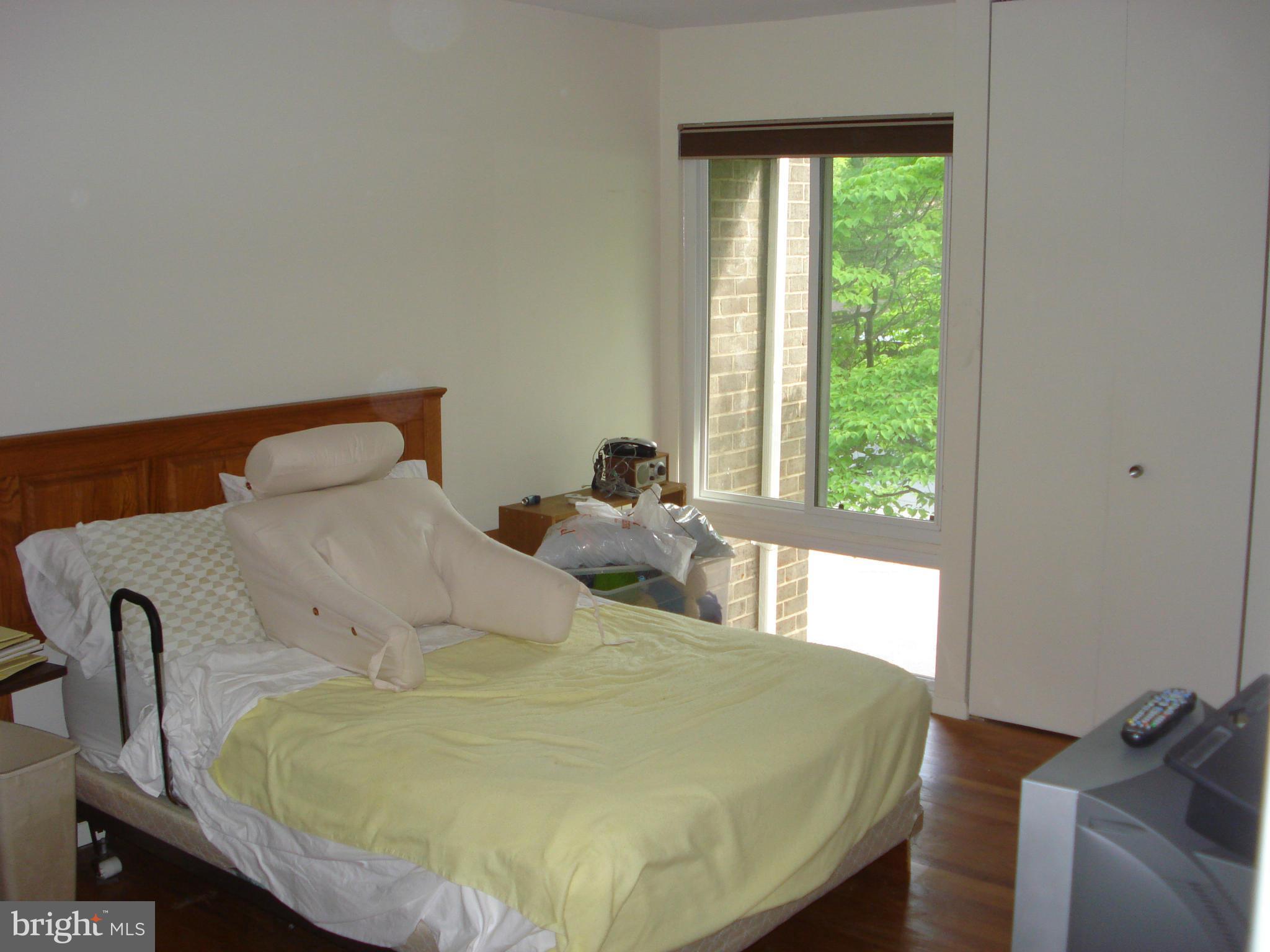 1719 Wainwright Drive Reston, VA 20190 - Photo 11 of 30 Bedroom