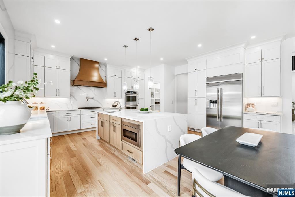 234 Vivien Court Paramus, NJ 07652 - Photo 13 of 50