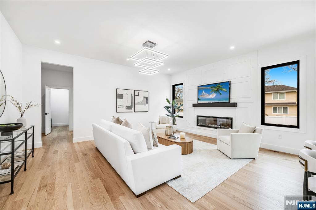 234 Vivien Court Paramus, NJ 07652 - Photo 16 of 50