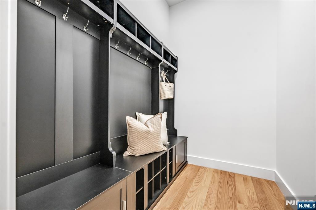 234 Vivien Court Paramus, NJ 07652 - Photo 20 of 50