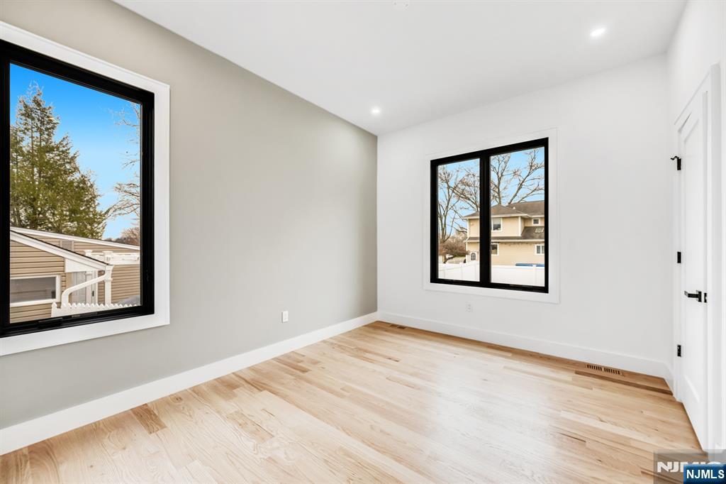 234 Vivien Court Paramus, NJ 07652 - Photo 22 of 50