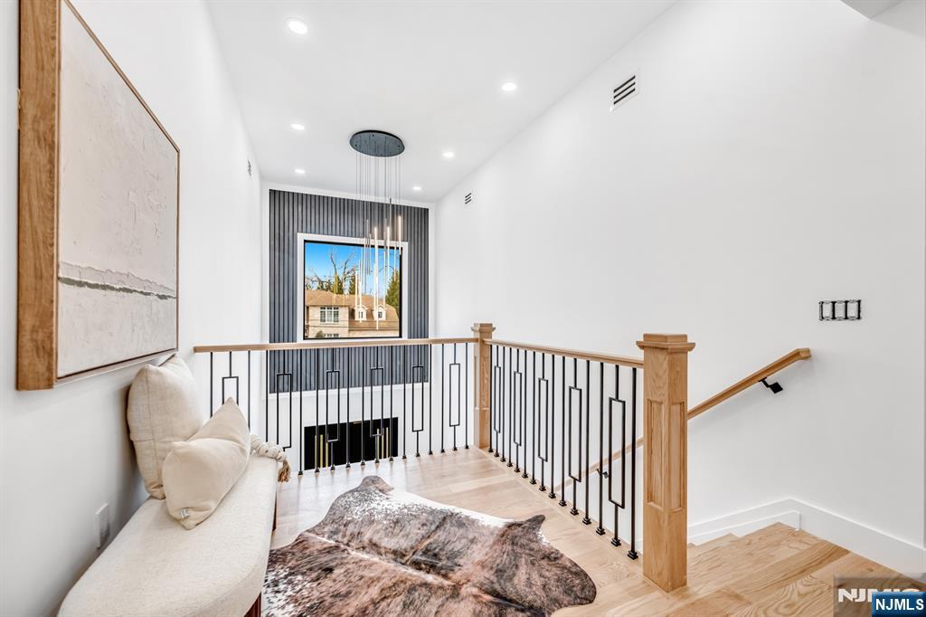 234 Vivien Court Paramus, NJ 07652 - Photo 25 of 50