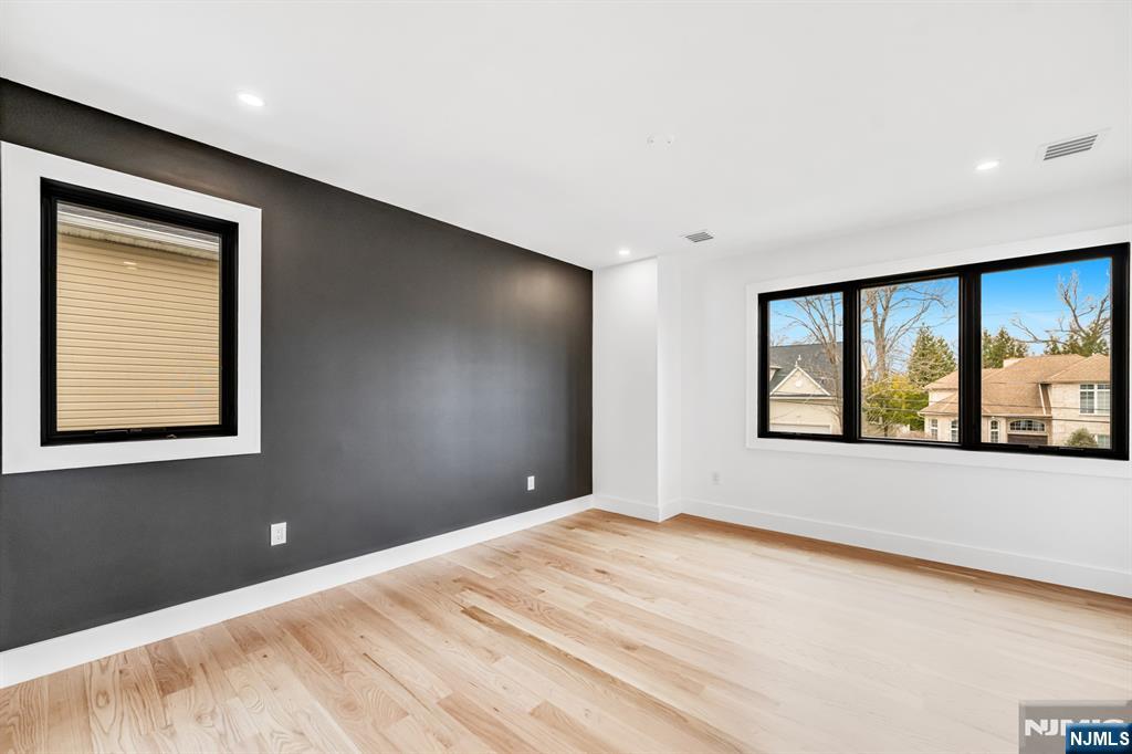 234 Vivien Court Paramus, NJ 07652 - Photo 43 of 50