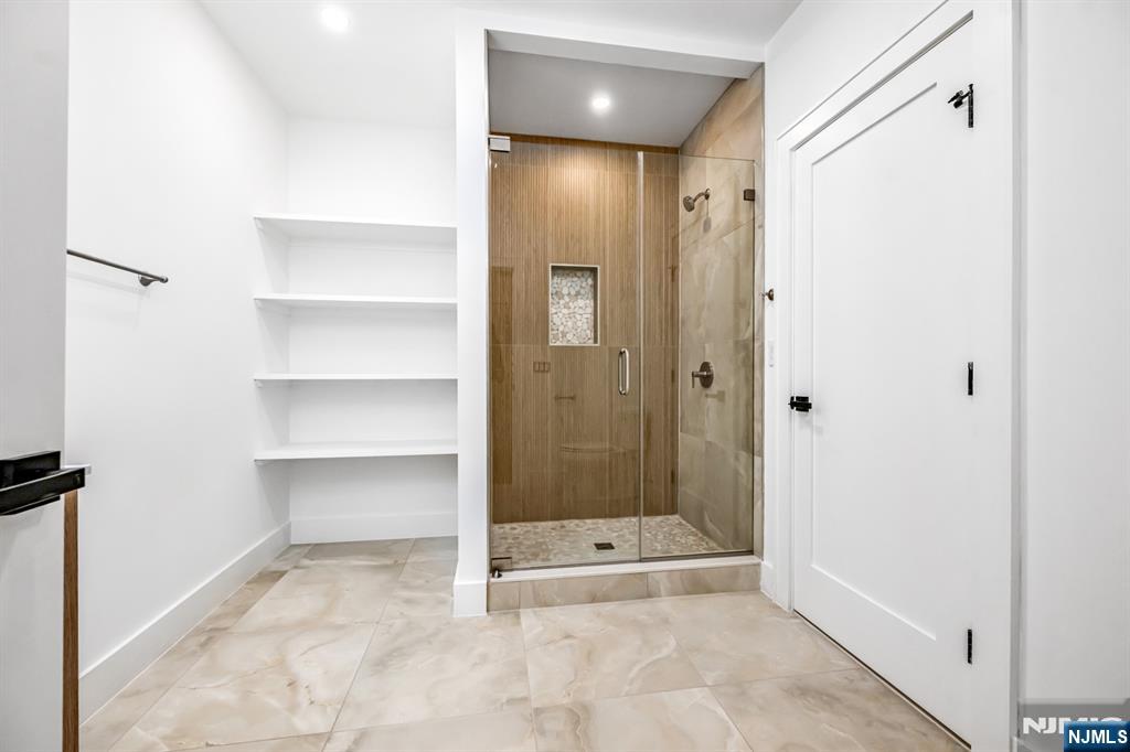 234 Vivien Court Paramus, NJ 07652 - Photo 46 of 50