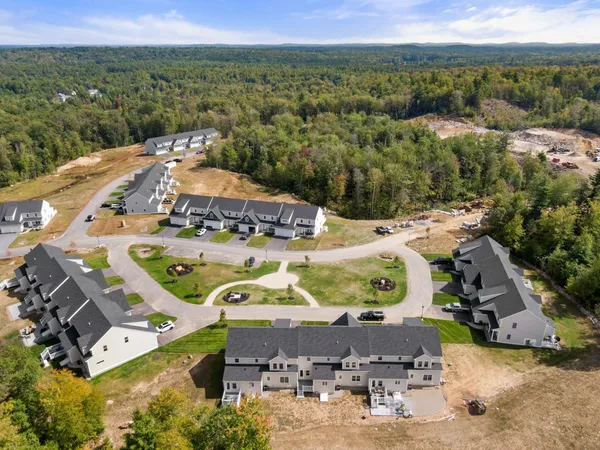 $639,900 | 71 Driftwood Circle, Unit 27, Sandown, NH 03873
