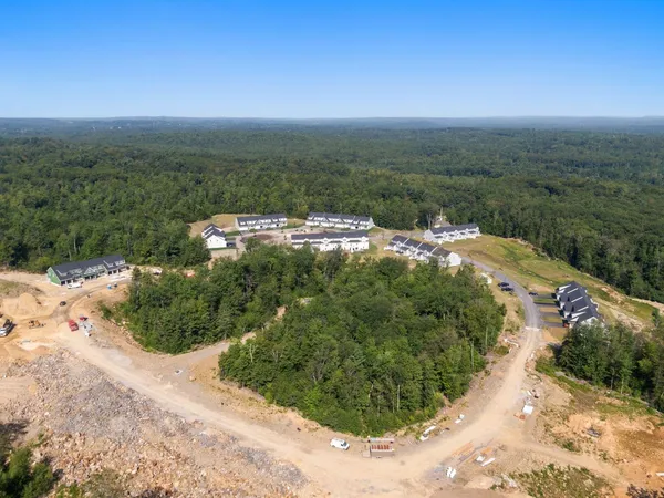$639,900 | 71 Driftwood Circle, Unit 27, Sandown, NH 03873