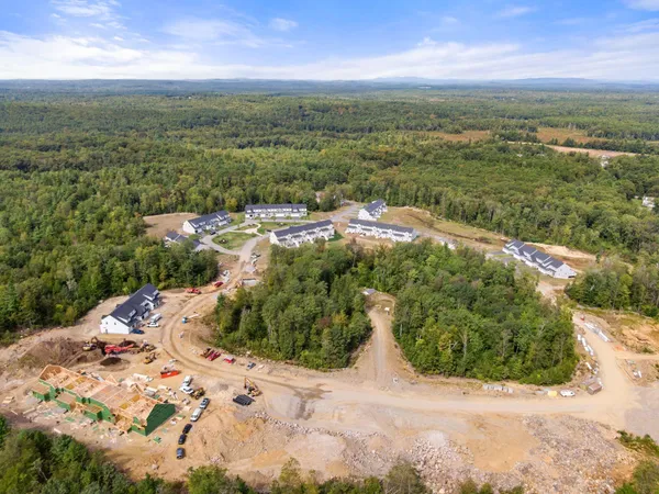 $639,900 | 71 Driftwood Circle, Unit 27, Sandown, NH 03873