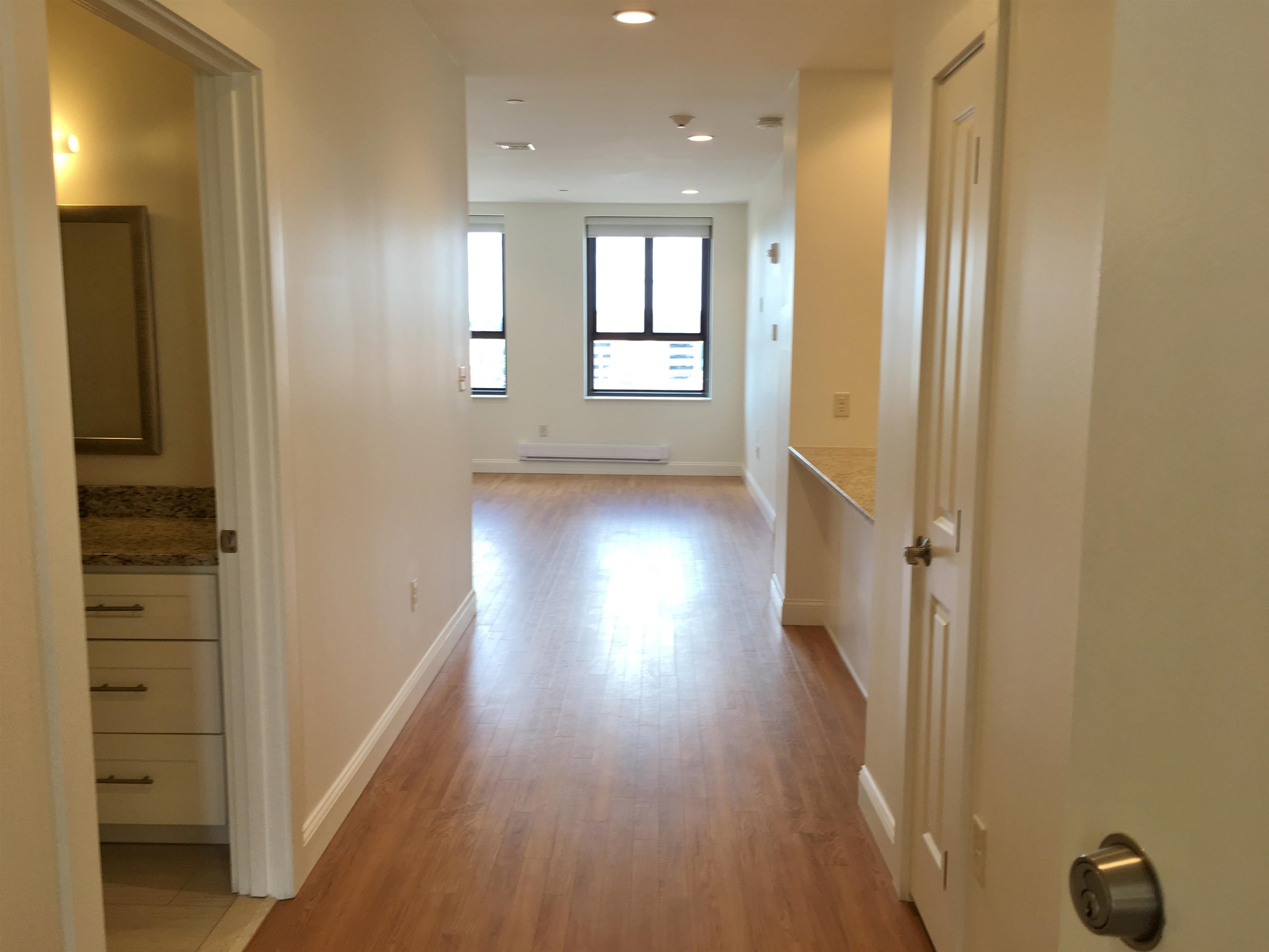 875 Elm Street, Unit 804 Manchester, NH 03101 - Photo 15 of 32