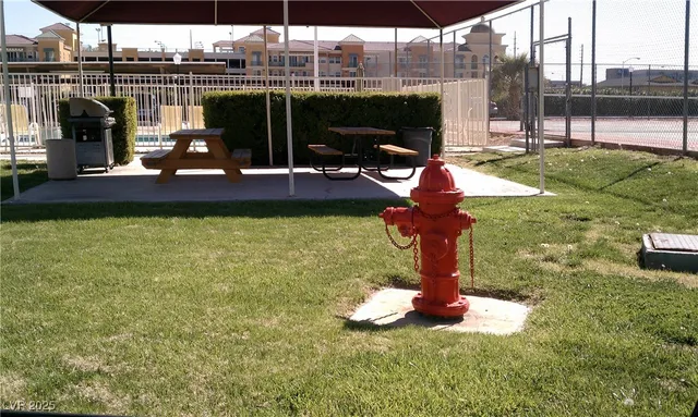 $1,550 | 3930 South University Center Drive, Unit 102, Las Vegas, NV 89119