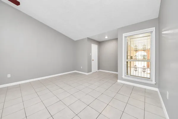 $2,000 | 10707 Shannon Hills Drive, Houston, TX 77099