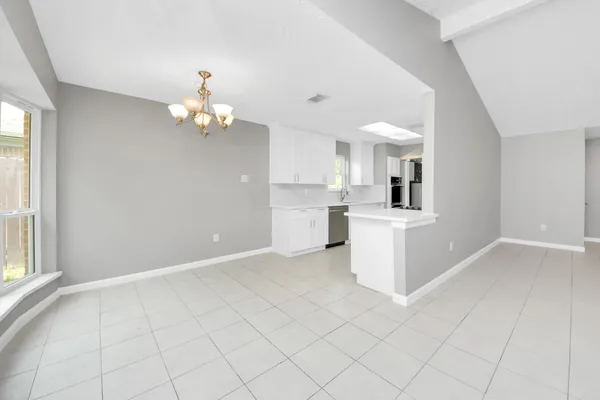 $2,000 | 10707 Shannon Hills Drive, Houston, TX 77099