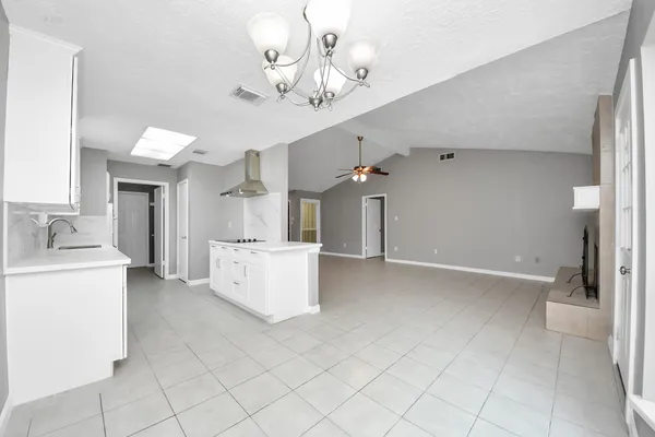 $2,000 | 10707 Shannon Hills Drive, Houston, TX 77099