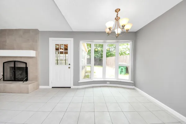$2,000 | 10707 Shannon Hills Drive, Houston, TX 77099