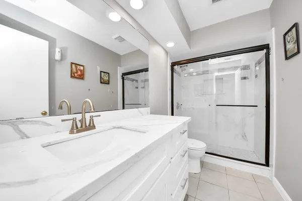 $2,000 | 10707 Shannon Hills Drive, Houston, TX 77099