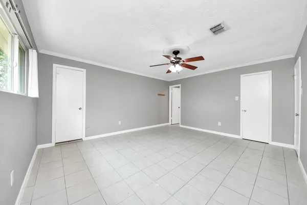 $2,000 | 10707 Shannon Hills Drive, Houston, TX 77099