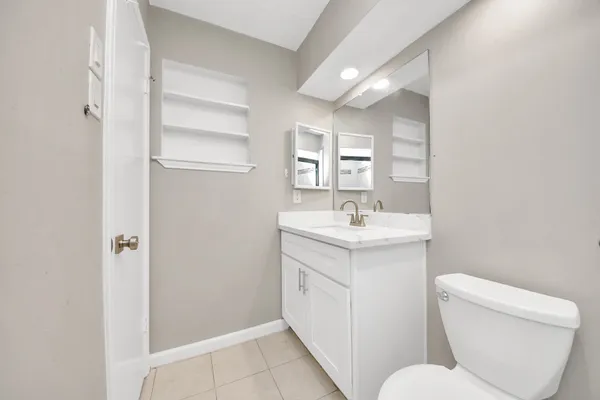 $2,000 | 10707 Shannon Hills Drive, Houston, TX 77099