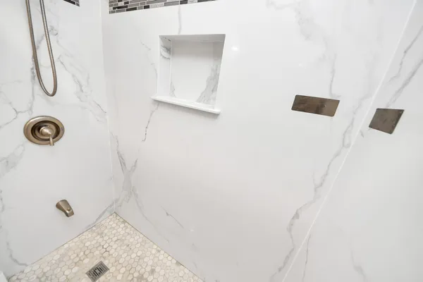 $2,000 | 10707 Shannon Hills Drive, Houston, TX 77099