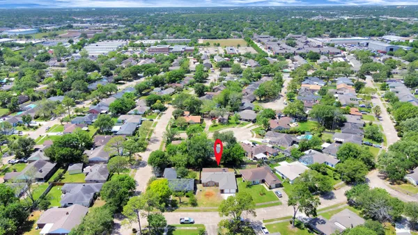 $2,000 | 10707 Shannon Hills Drive, Houston, TX 77099