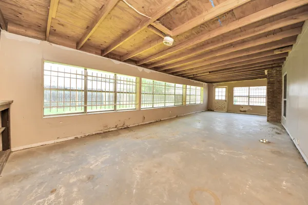 $2,000 | 10707 Shannon Hills Drive, Houston, TX 77099