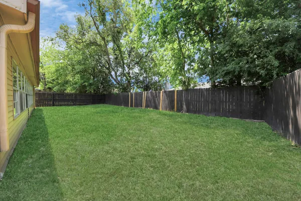 $2,000 | 10707 Shannon Hills Drive, Houston, TX 77099