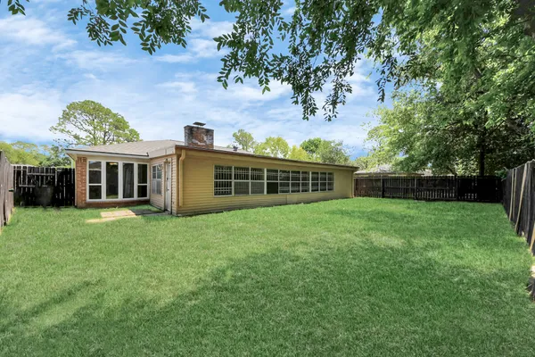 $2,000 | 10707 Shannon Hills Drive, Houston, TX 77099