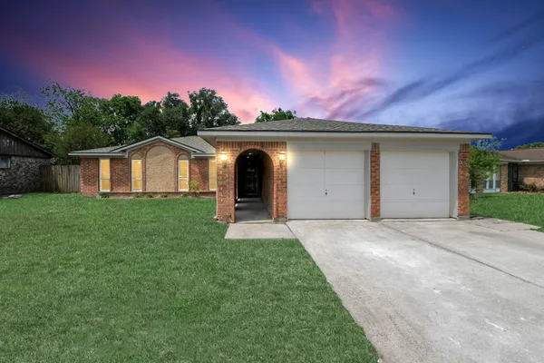 $2,000 | 10707 Shannon Hills Drive, Houston, TX 77099