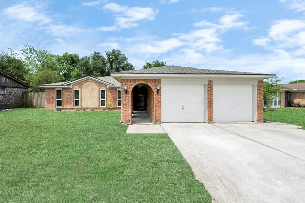 $2,000 | 10707 Shannon Hills Drive, Houston, TX 77099