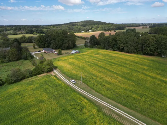 a view of a tennis court