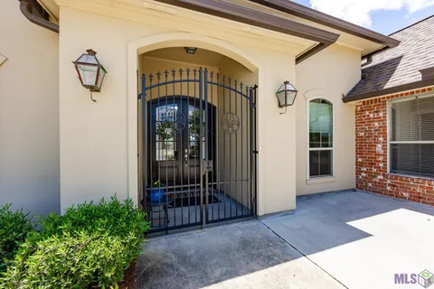 $419,000 | 807 Spanish Oaks Drive, Brusly, LA 70719