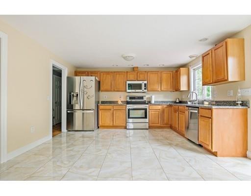 92 Chestnut Road Halifax, MA 02338 - Photo 4 of 26 Gallery Image 4